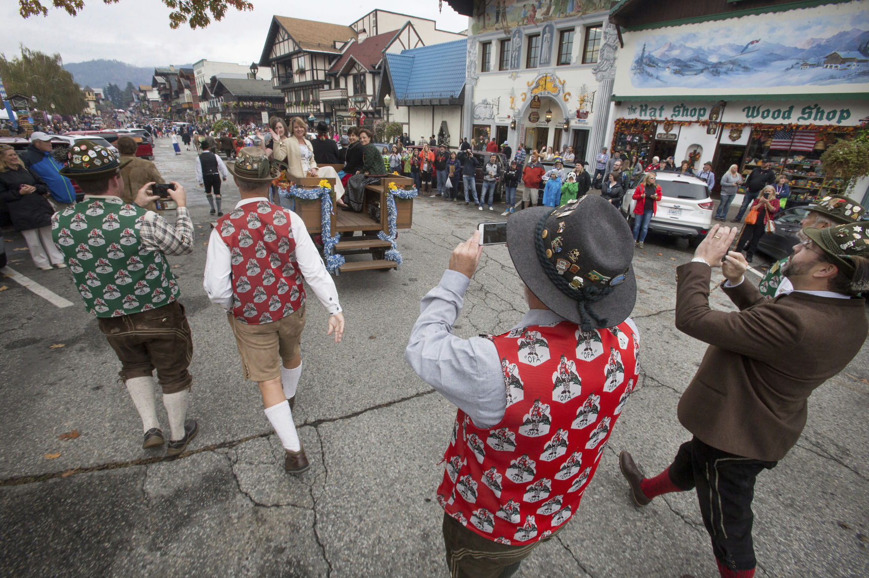 Best of the Wurst: Sausage fest organizers get a taste of Leavenworth's Oktoberfest (copy)